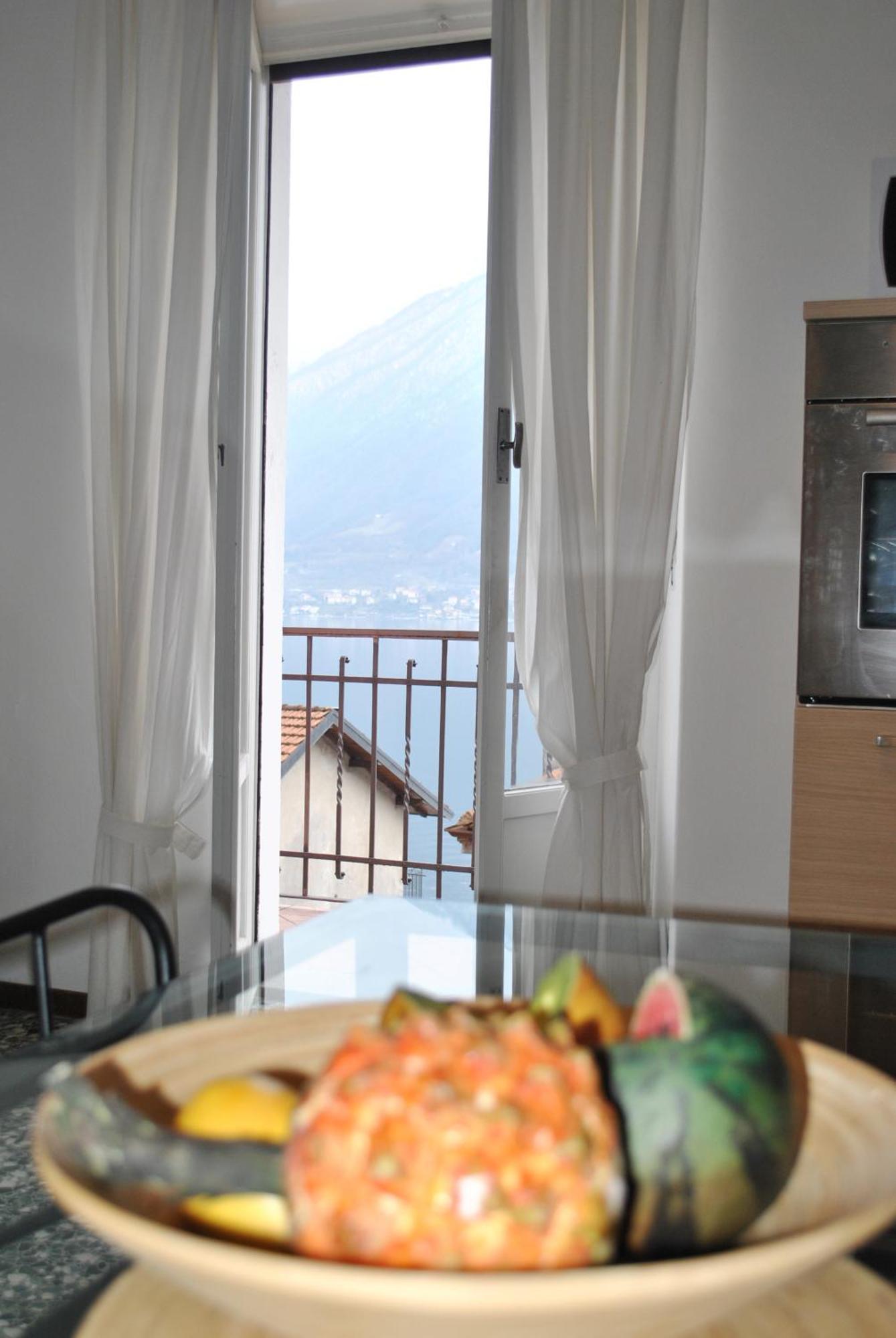 The Romantic Village House - Apartments With Lake View Colonno Extérieur photo