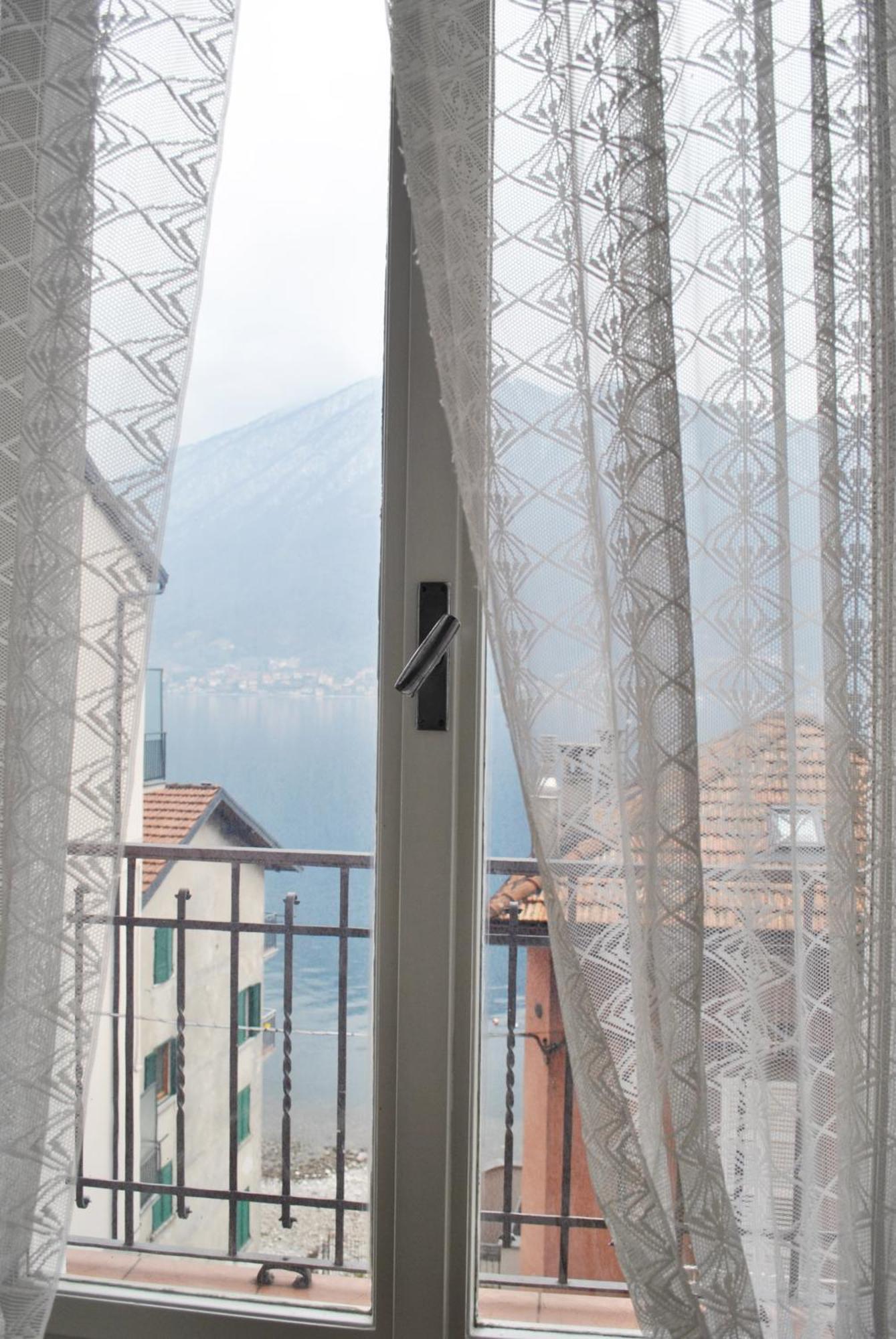 The Romantic Village House - Apartments With Lake View Colonno Extérieur photo