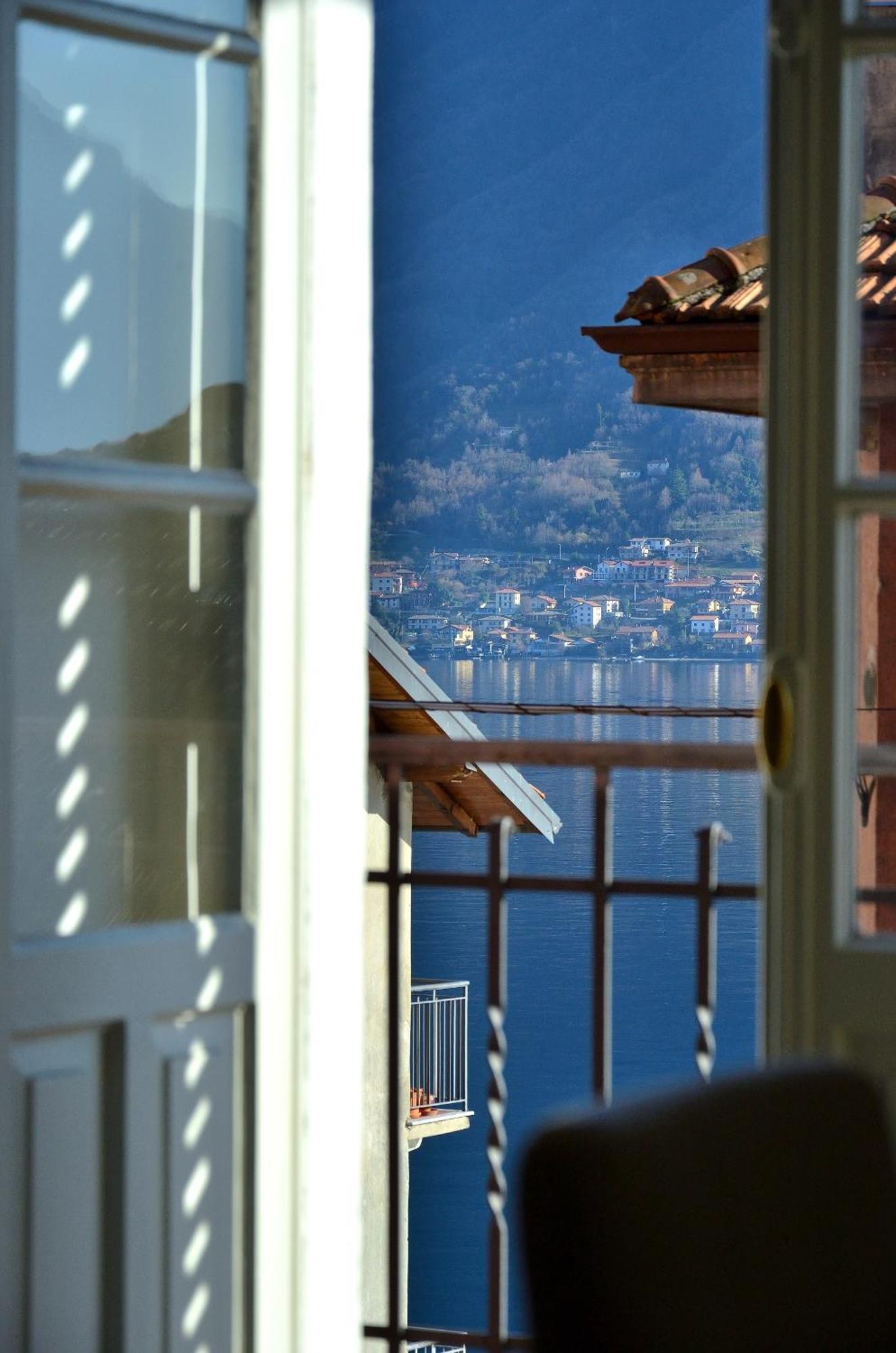The Romantic Village House - Apartments With Lake View Colonno Extérieur photo